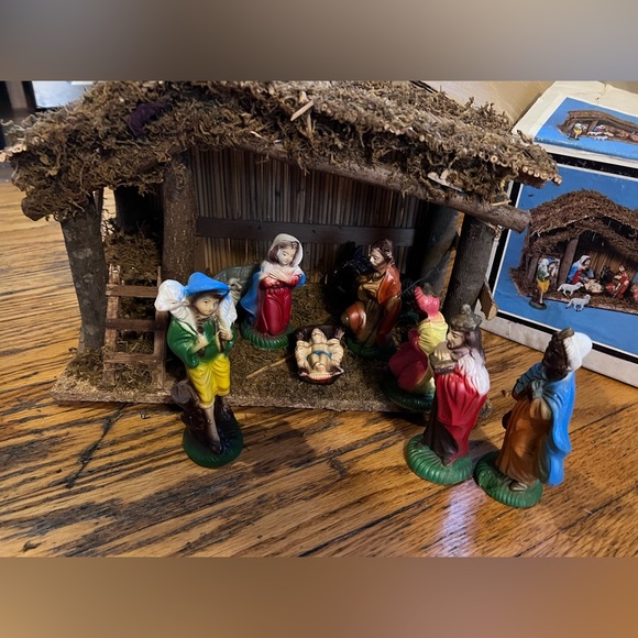 Vintage Trim A Home Nativity Set 1980’s 10 pcs. - Picture 2 of 5